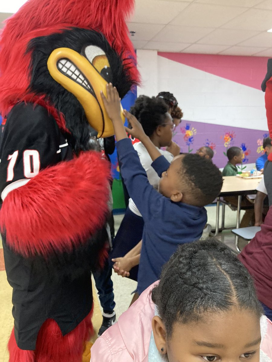 PearlCohnHS's tweet image. Friday’s are always #FiredUp, and today has been extra special! We spent our morning reading with students, visiting classes, and enjoying lunch at our #PearlCohn cluster school @JonesPaideia! Thank you for embracing us today! #WeArePearlCohn #ExcellenceLivesHere @MiriamHarring14