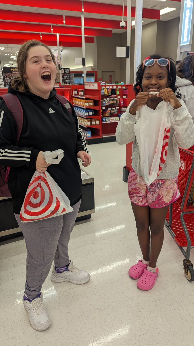 Mrs_Milton22's tweet photo. #FUNtionalFriday trip to Target ๐ฏ and we shopped for our needs while staying within our budget. Everyone did awesome! #Room104 #FuntionalSkills #Realworldmath #communitytrips https://t.co/RkroX4pAwV