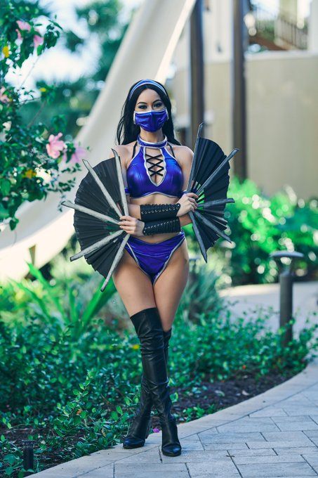 Who is your Mortal Kombat waifu? https://t.co/9qUgc3fbv7