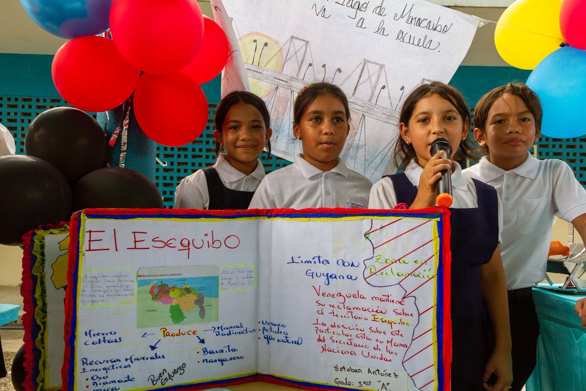 mineducacion_ve's tweet photo. ¿Viste cómo avanza el concurso «Venezuela toda es mi escuela»?

Con creatividad, pedagogía y conocimiento acompañamos a la muchachada que aprende sobre nuestra historia.
Nos unimos para defender el territorio que nos pertenece. 

#SoberaníaEsEsequibo
@NicolasMaduro https://t.co/sOEMWdafTa