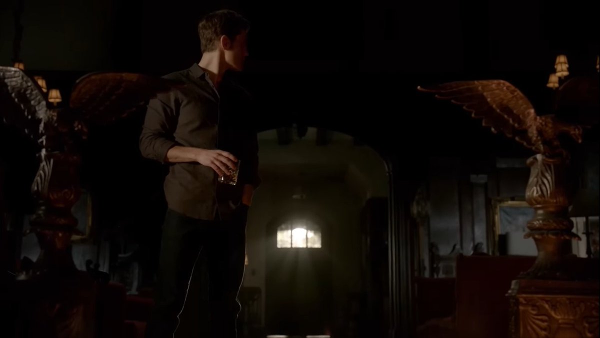 thinkrsteroline's tweet photo. Oh, I see they have hero hair in heaven https://t.co/WPwYfvg8at