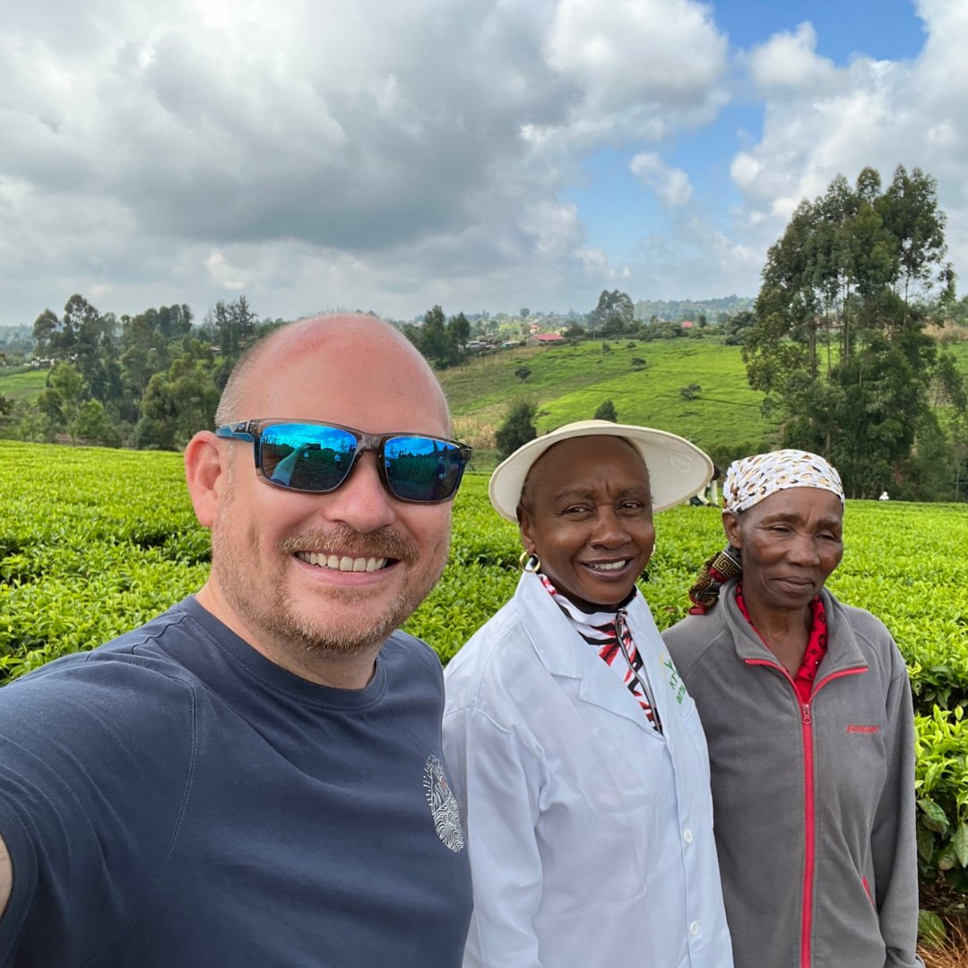 Ringtons's tweet photo. Did you catch 'Inside M&S' last night? Their commitment to quality perfectly aligns with our own values. Here's a snap of our last visit to Kenya with Nancy, who is Chair of the Nduti Tea Factory. Have questions about tea? Ask away!
#insidem&s #goldtea #ringtons #kenyangold https://t.co/AhXMs0YmVw