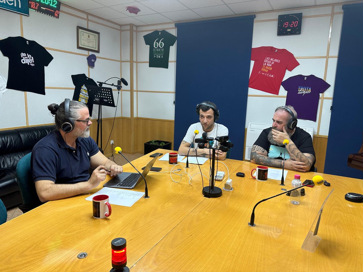 Elvideoclub14's tweet photo. Ya tenéis disponible el programa de esta semana donde repasamos la carrera de Matt Damon. 

- Marte, Le Mans'66, Legítima Defensa, Rounders, El indomable Will Hunting. 
- BSO Destino Oculto. 
- Anécdota brutal de @CsarBards .
- Y mil cosas más.

📽: https://t.co/3LgCvpJRCl https://t.co/fInYJ69w8H