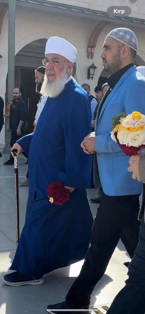 Günlüm menzilde güzüm GAZZE,de kulağım Ebu Ubeyde,de keşke bir imkan olsaydıda şuan GAZZE,de olsaydım ve mücahidlerle beraber siyonistlere karşı savaşsaydım kalbimden geçen bu tabi yine kalbimden geçen orda şehid olmak değil son kâfir geberene kadar savaşmak isterdim