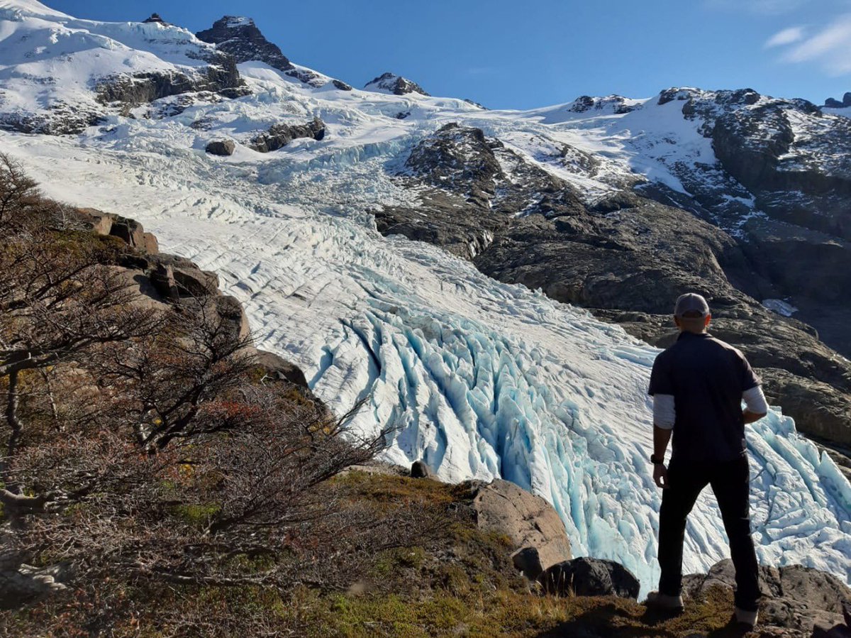 ¿Te imaginás así? 😍

El Glaciar Vespignani en cercanías de El Chaltén.

Se puede llegar en excursiones de medio día o bien visitarlo en el recorrido binacional “Huella de Glaciares”
