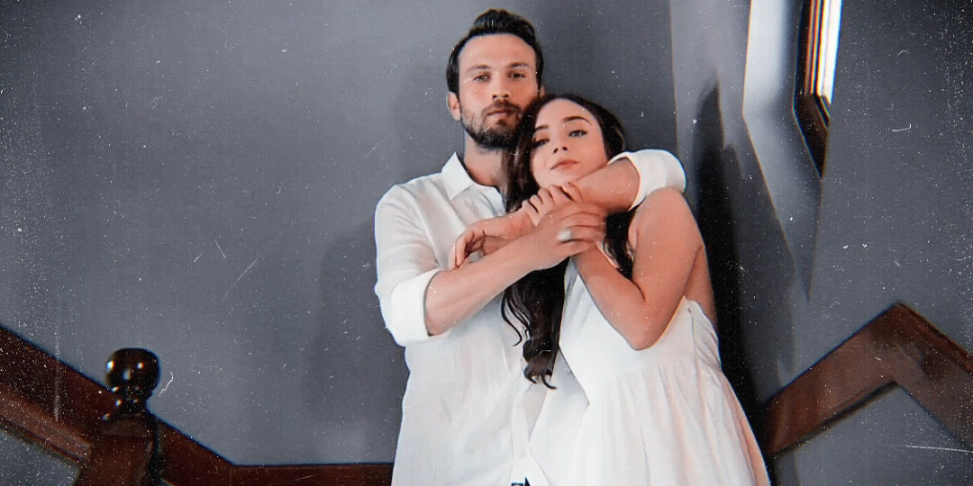 melancholyey's tweet photo. smiles and hugs, their thing 🤍 https://t.co/vpbiF2Q8bQ