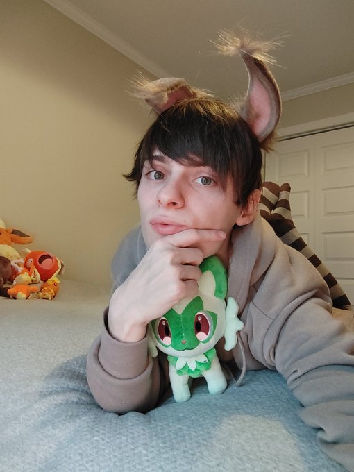 Happy bunny friday ^-^  Anyone up for cuddles and kisses :3 ~ ? https://t.co/90qwG8HiTU