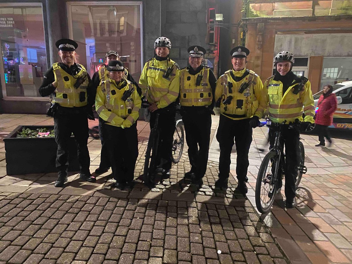 It was a massive turn out tonight for the Christmas Lights Switch on in #Dumfries tonight. Our Community Officers were working with the organisers to deliver a safe event. Our Officers deployed on footpatrol & bikes to assist Santa & his parade. #CommunityPolicing