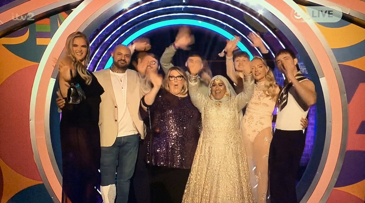 HallieToWin's tweet photo. Hallie at tonight’s Big Brother live final! #BBUK https://t.co/vef0AJkLBI