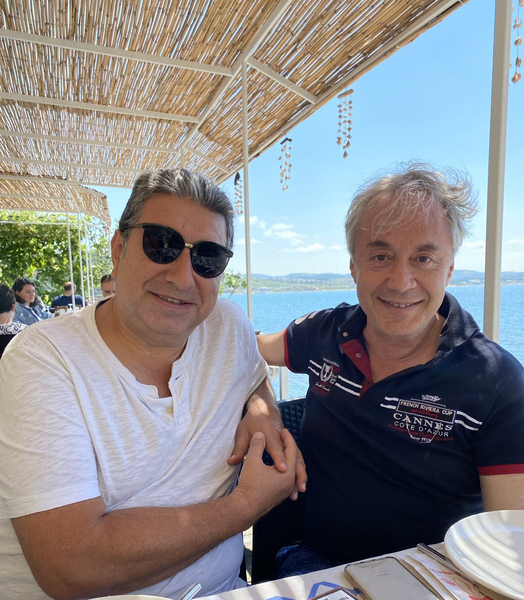 Olgunluk dönemimin çocukluk arkadaşı olduk seninle Metin'im hayatımızın  tam ortasından aniden çekildin biz ne yapacağız ? Sensiz  Ah cancağızım olmadı