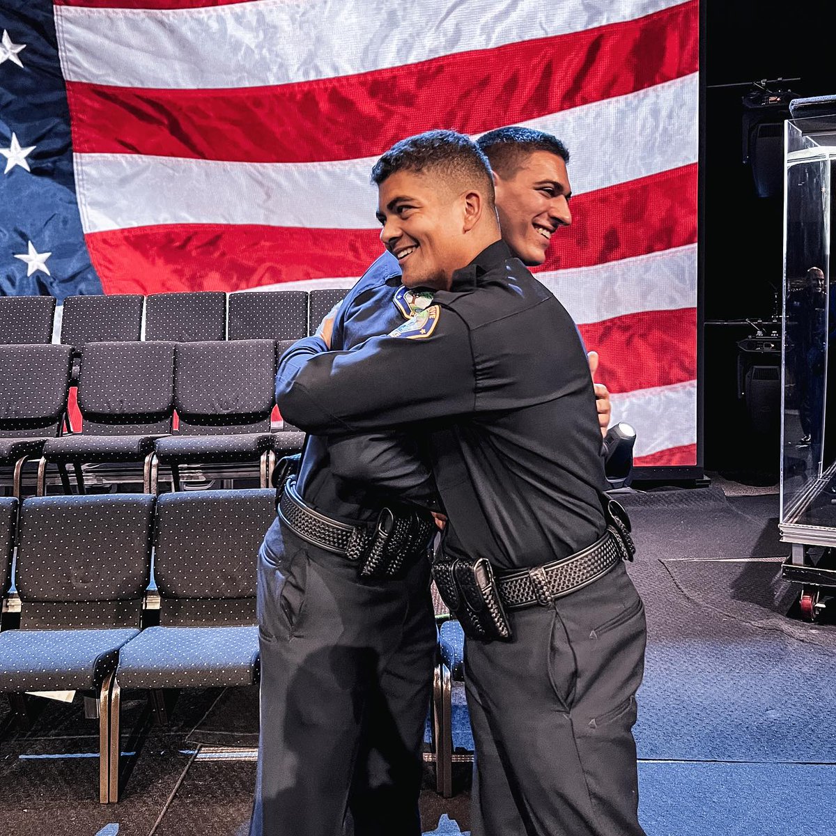 ElkGrovePD's tweet photo. This never gets old. Yesterday we had the honor of swearing in three new Police Officers. Officer Hart (second picture) is an experienced officer, and two of our sponsored recruits graduated from the Sacramento Sheriffs Academy, Officer Russo (left) and Officer Denney (right). We could not be more ecstatic to have gained three spectacular Officers who, undoubtably will make Elk Grove proud! Want to help others and make a difference in a great community? https://t.co/YxBJXIP5me