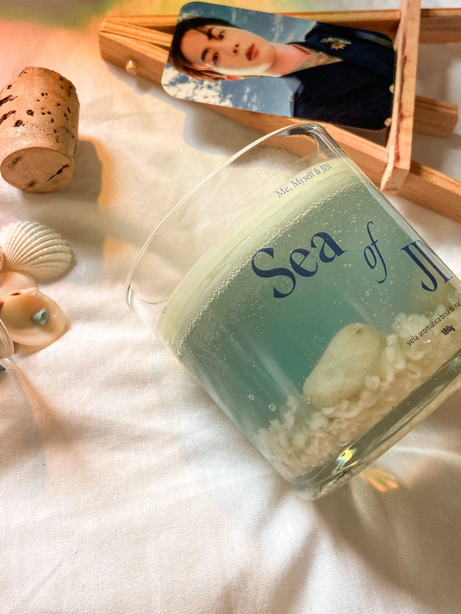 estudio_97's tweet photo. mas não é só as galáxias que nosso pequeno príncipe habita, no photofolio ele mostrou tudo que podemos sentir quando estamos em contato com o mar ✨

Pensando nisso, lançamos Sea of Jin, o aroma de brisa do mar lembra um dia refrescante na praia 

20/11 as 19h 🌊 https://t.co/cIcPiDVa9C