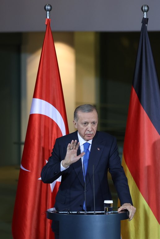 themarginale's tweet photo. Suskun dünyanın hür sesidir o.. https://t.co/FAIDpLdwRO