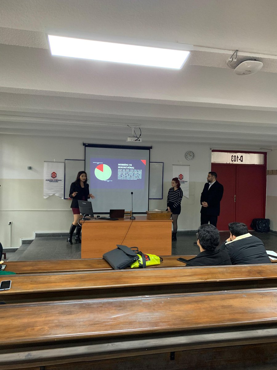 Kurgusal Duruşma Topluluğu olarak dava okuma etkinliklerimize devam ediyoruz! Yoğun ilgilerinden dolayı tüm katılımcı arkadaşlarımıza ve dava okumamızda sunuculuk yapan üyelerimize teşekkür ediyoruz. Dönem boyunca etkinliklerimize hız kesmeden devam edeceğiz✨