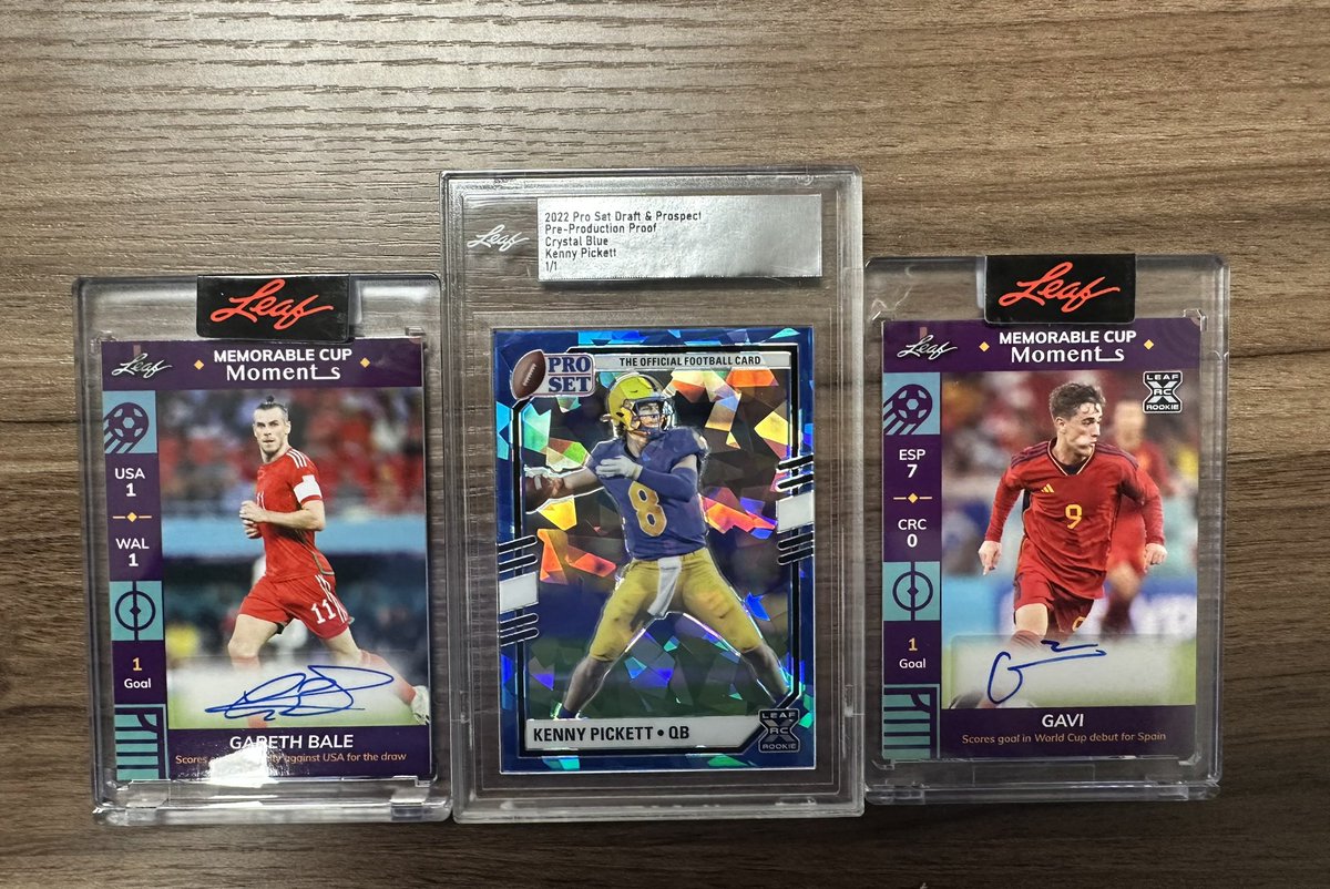 🚨GIVEAWAY ALERT🚨

TO WIN, VERY SIMPLE.....

YOU MUST FOLLOW <a href="/Leaf_Cards/">Leaf Trading Cards</a> / <a href="/ScoobyCub/">Gregg</a> AND RETWEET THIS POST....

3 WINNERS WILL BE ANNOUNCED THANKSGIVING AFTERNOON