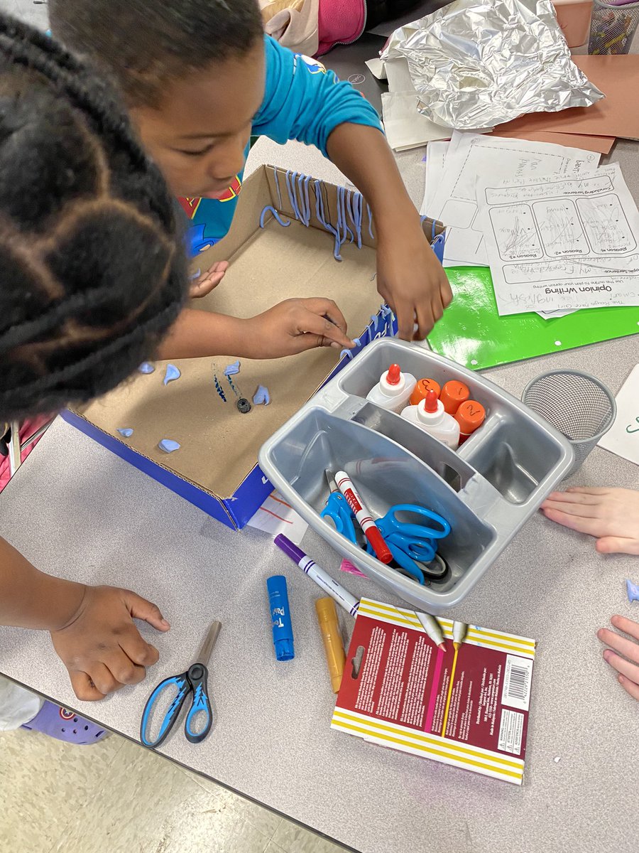 JustineReat's tweet photo. Some sneak peaks at 2nd grades animal habitat PBL! Finished products will be displayed at the @GMASteam STEAM Fling! https://t.co/6AwlIiuLzB