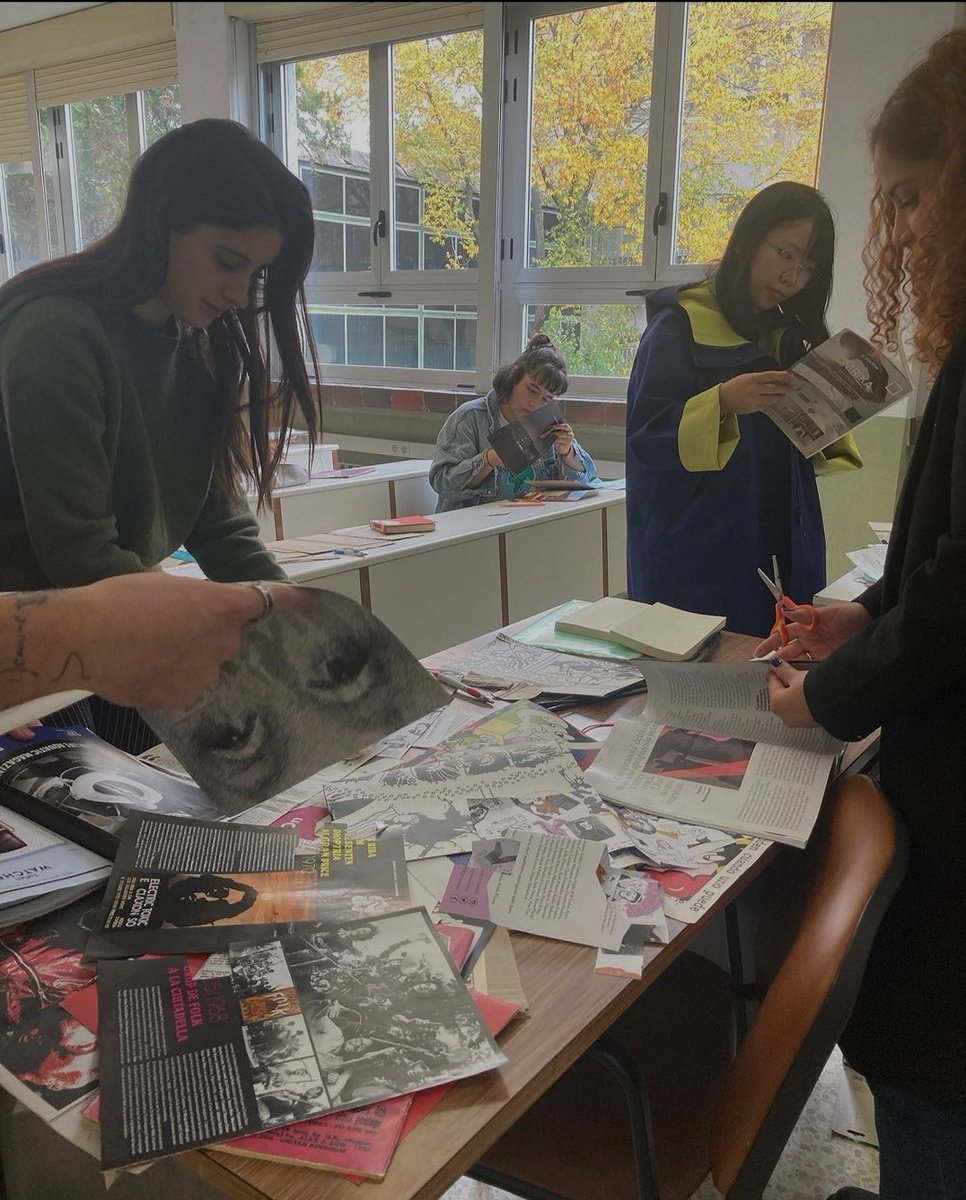 Ayer pudimos disfrutar de un taller de edición cartonera en el Máster en Literaturas Hispánicas de la mano de <a href="/MCartoneras/">Meninas Cartoneras</a> 
¡Gracias por la experiencia!
