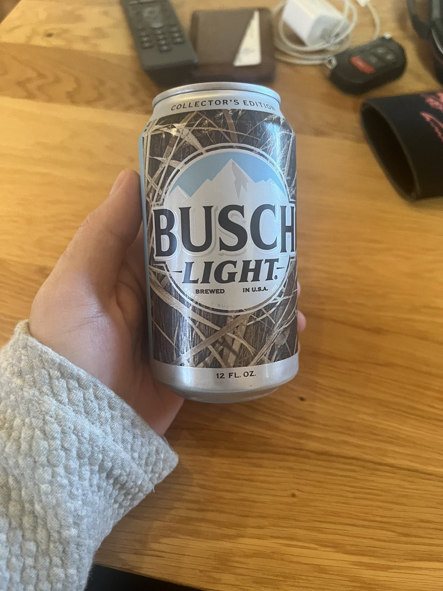 dhhiggin's tweet photo. Getting back in to some #FortheBusch @club_southside @KyleJeanor @ColeBaby57 https://t.co/QmbtKHuRRF