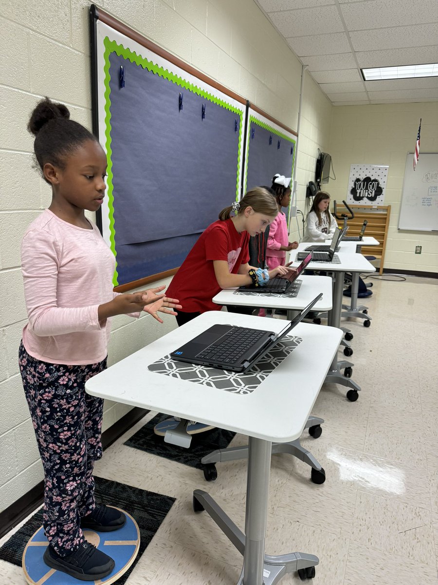 DyannaMotes's tweet photo. Friday afternoon before Thanksgiving Break calls for some movement while practicing our multiplication fluency! #MVMTlab #letsgetmoving #movetolearn @Kempcougars https://t.co/kBd8RQwLgG