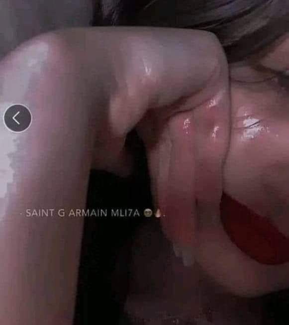 Awad_Aljarh's tweet photo. امها ادور في شيشة الزيت 

هيا في الستوري: 🌚🚬 https://t.co/7XNL37zfGH
