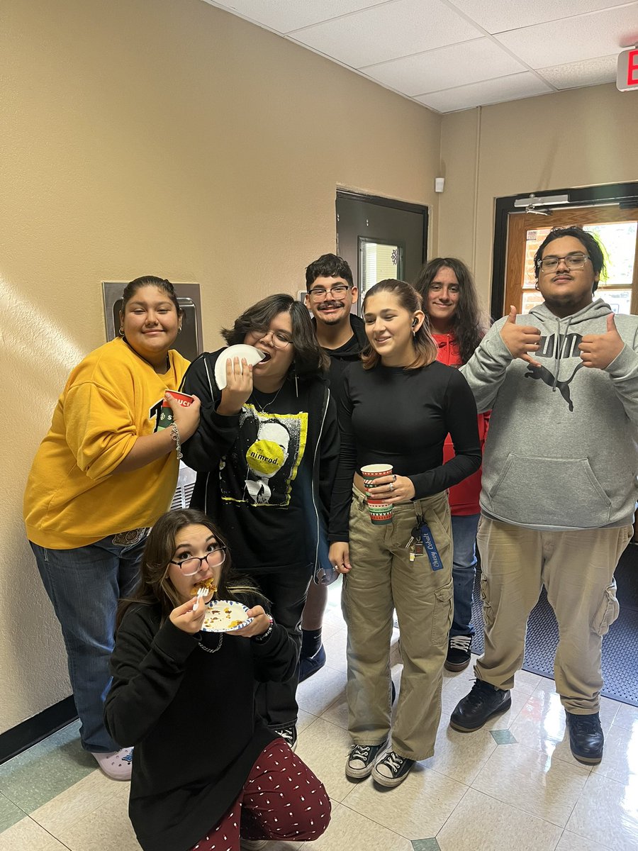 MBLC_SISD's tweet photo. MBLC Thanksgiving Luncheon! Our largest one yet!! Thank you to everyone who joined us. #Grateful #MBLCStrong @SeguinISD 🦃🤍 https://t.co/aFTJdjoQeA