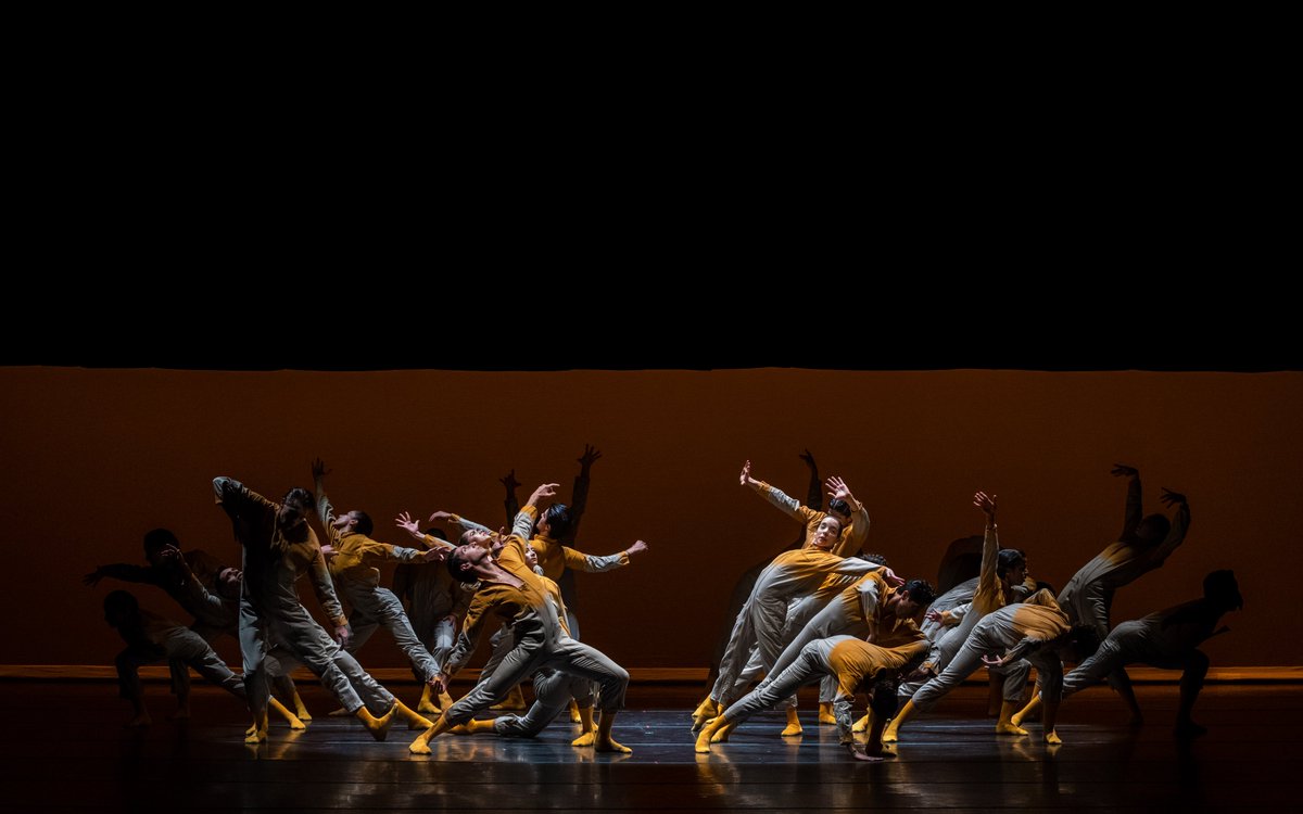 CNDanzaMX's tweet photo. ✨Acompáñanos el 1 y 2 de diciembre al #TeatroDeLasArtes del @cenartmx. 🩰

💃Presentaremos Miliano, obra coreográfica inspirada en la leyenda de Emiliano Zapata, con música del reconocido compositor mexicano Arturo Márquez y coreografía de Irina Marcano.🎶🌄 https://t.co/F3feutr0tj