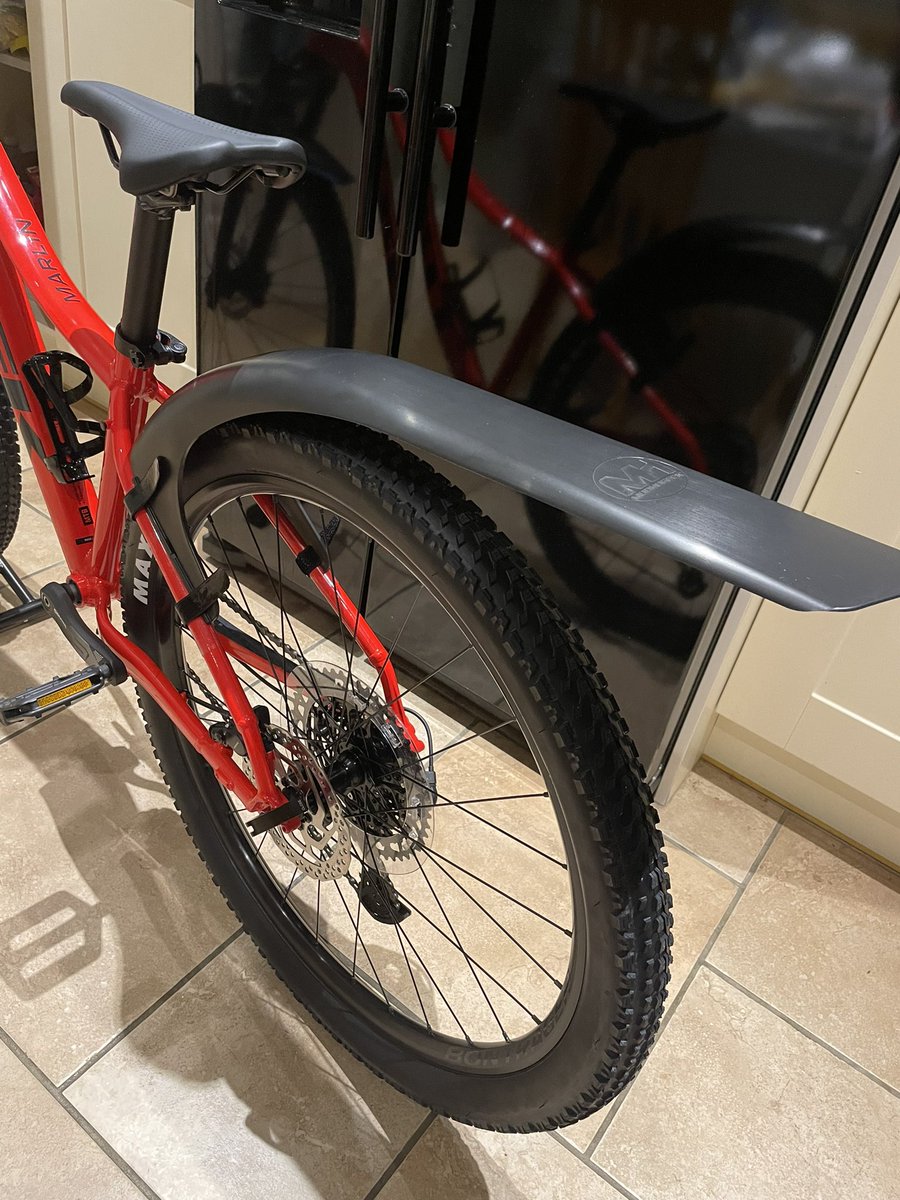 @AbsoluteGravel 🙋🏼‍♀️ just fitted rear #mudhugger to the #mtb, #gravel to follow. Looking forward to rain and mud to test it out 😜