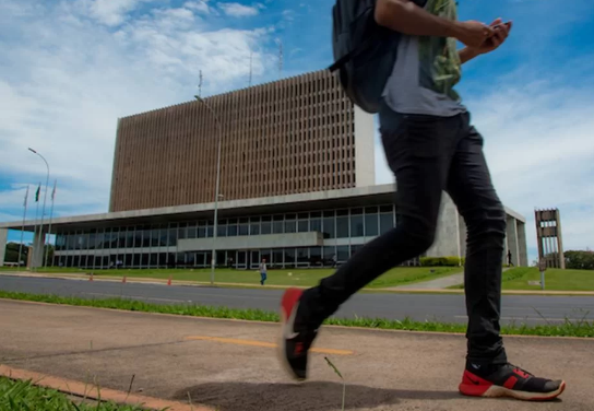 Metropoles's tweet photo. ➡️ GDF altera ponto facultativo para 20/11. Veja quem não tem direito

Decisão foi publicada em edição extra do DODF desta 6ª. O ponto não se aplica a servidores da vigilância sanitária, fiscalização e outros

Leia na #ColunaGrandeAngular: https://t.co/HMnH4Uqv6l https://t.co/haUxXjlq2s