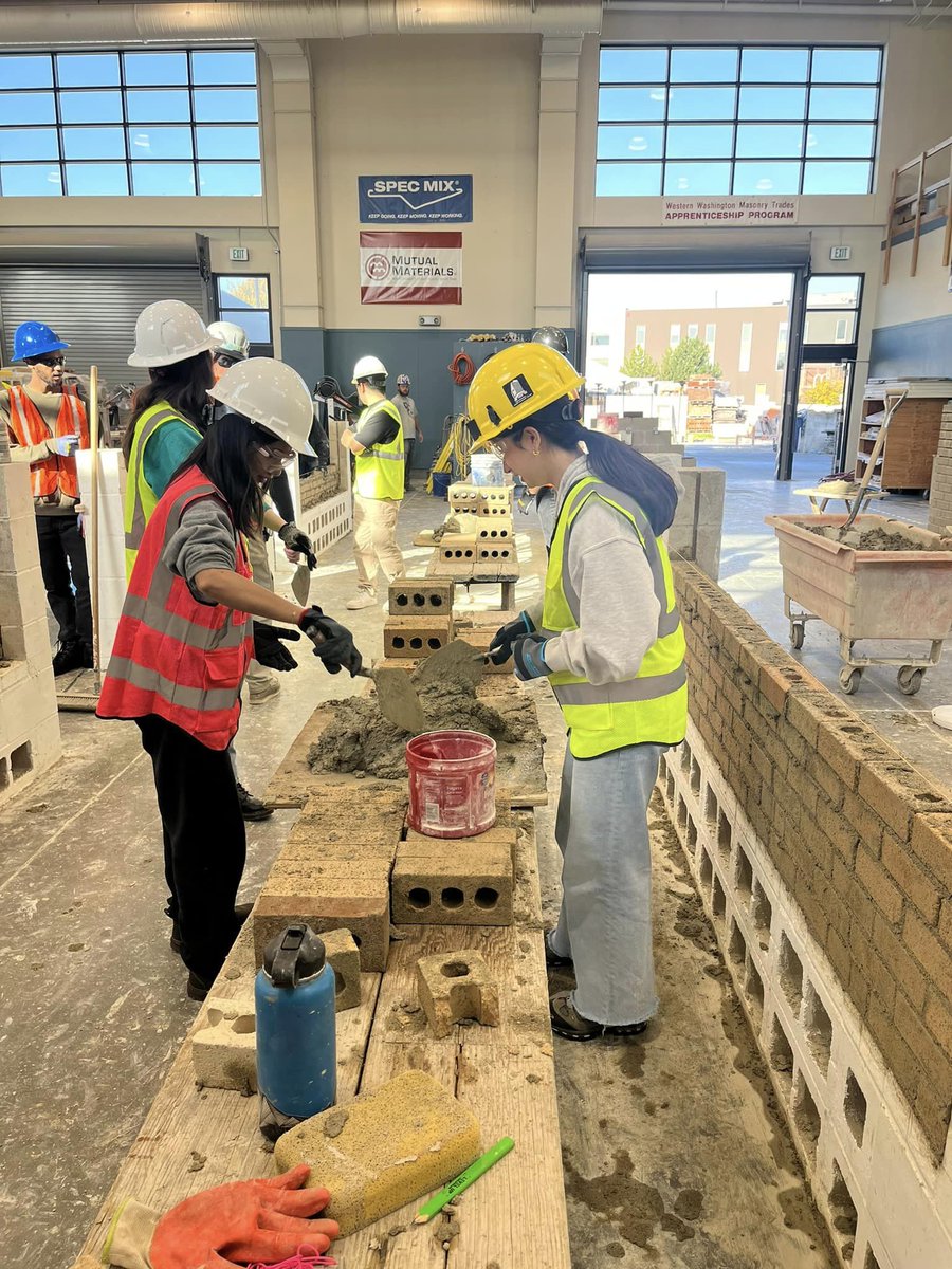 levelupnw's tweet photo. Celebrating #nationalapprenticeshipweek!🏗 Last week, our apprentices and staff showcased the art of masonry to 100+ University of Washington students. Thank you for your unwavering dedication to @BACWWA Your mentorship plays a vital role in shaping our industry. #handsonlearning https://t.co/Du4z1irlgh