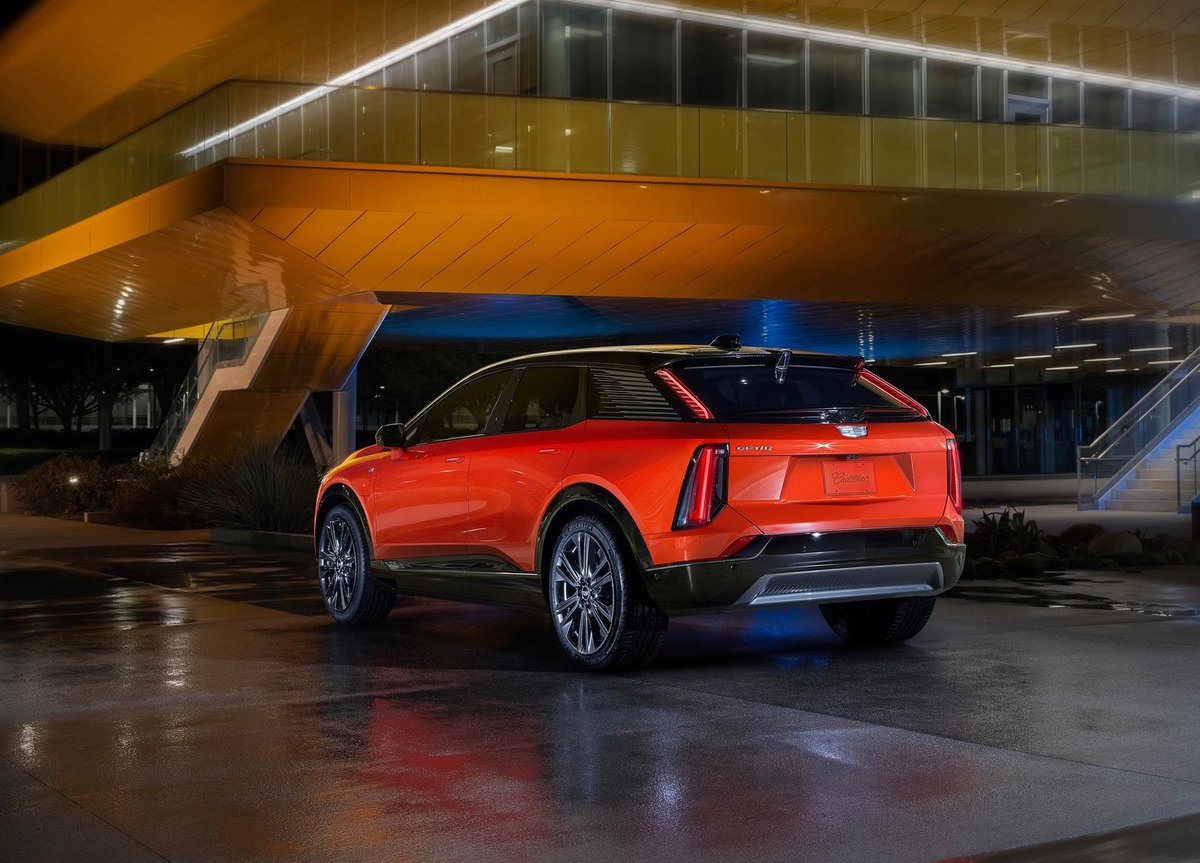 autodinamicomx's tweet image. 🚨 ¡CONFIRMADO! 🚨

#Optiq será el próximo vehículo 100% eléctrico de @Cadillacmexico en el mercado y se colocará dentro de su catálogo por debajo de #LYRIQ. @GeneralMotorsMx 

Se trata de un SUV que buscará conquistar los mercados globales... ¿Qué les parece su diseño?