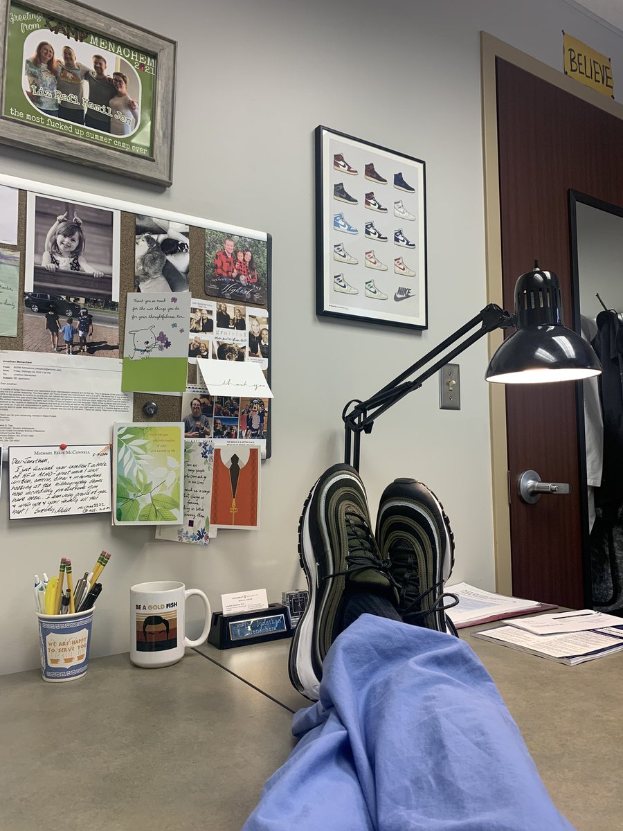 #kicksoncall - lounging into weekend in ICU. AirMax97 - not original silver bullet - like them?  I’m not sure? Lots of random desk and wall stuff. HTx allocation  on rounds.  @DrJohnMcP @Abraham_Jacob @robmentz @vbluml @WilcoxHeart @JaneFreedmanMD @marcsamsky @ComplexSneakers