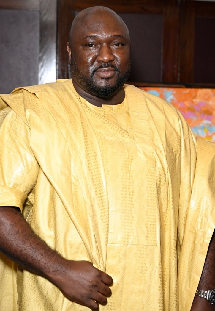 ngmamba's tweet photo. Happy birthday @NonsoAnozie 
Here is wishing you all you wish and hope for. 🎉🎂 CHEERS 🥂Loving the look 😀 #NonsoAnozie https://t.co/eKod9VUhHd