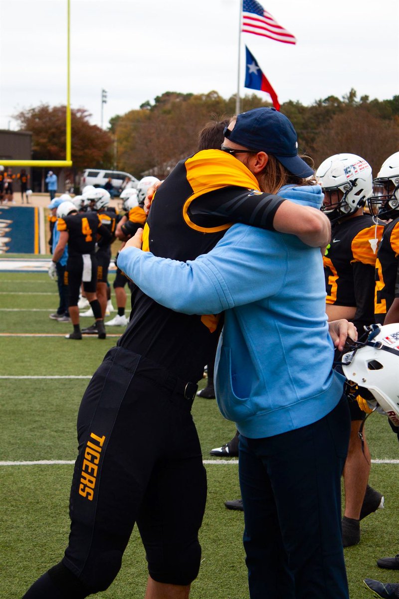 Wrapped up another season of getting to do what I LOVE with these playmakers! Beyond blessed &amp; thankful for these guys✊🏼 #DRLB #SAPT