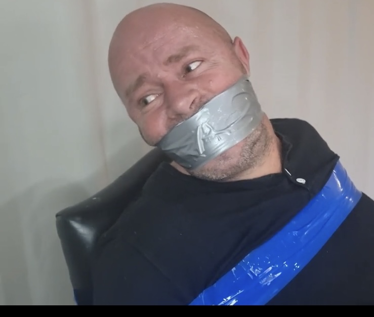 cleavegagged's tweet photo. Mmmmmph mmmmmmph mmmmmmph #BoundamdGagged #TapeBondage #Gaggedmen #Meninbondage #Gaggedguy #BondageMale #MaleBondage #MaleBdsm #Femdom #Gaybondage @BlackswannxxXx @PokeVideography https://t.co/gfXwcAm0GK
