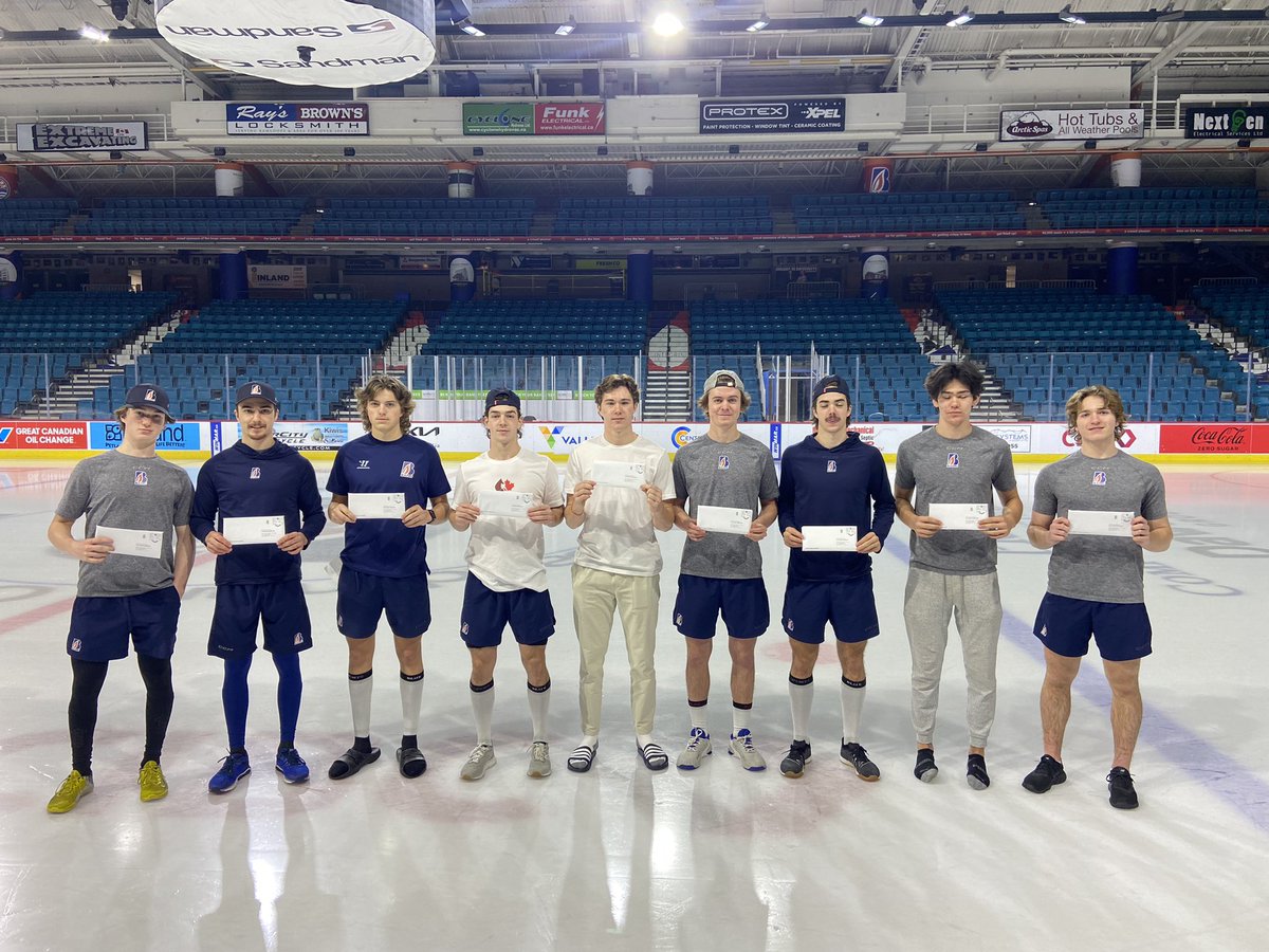 Hockey Gives Blood tweet media