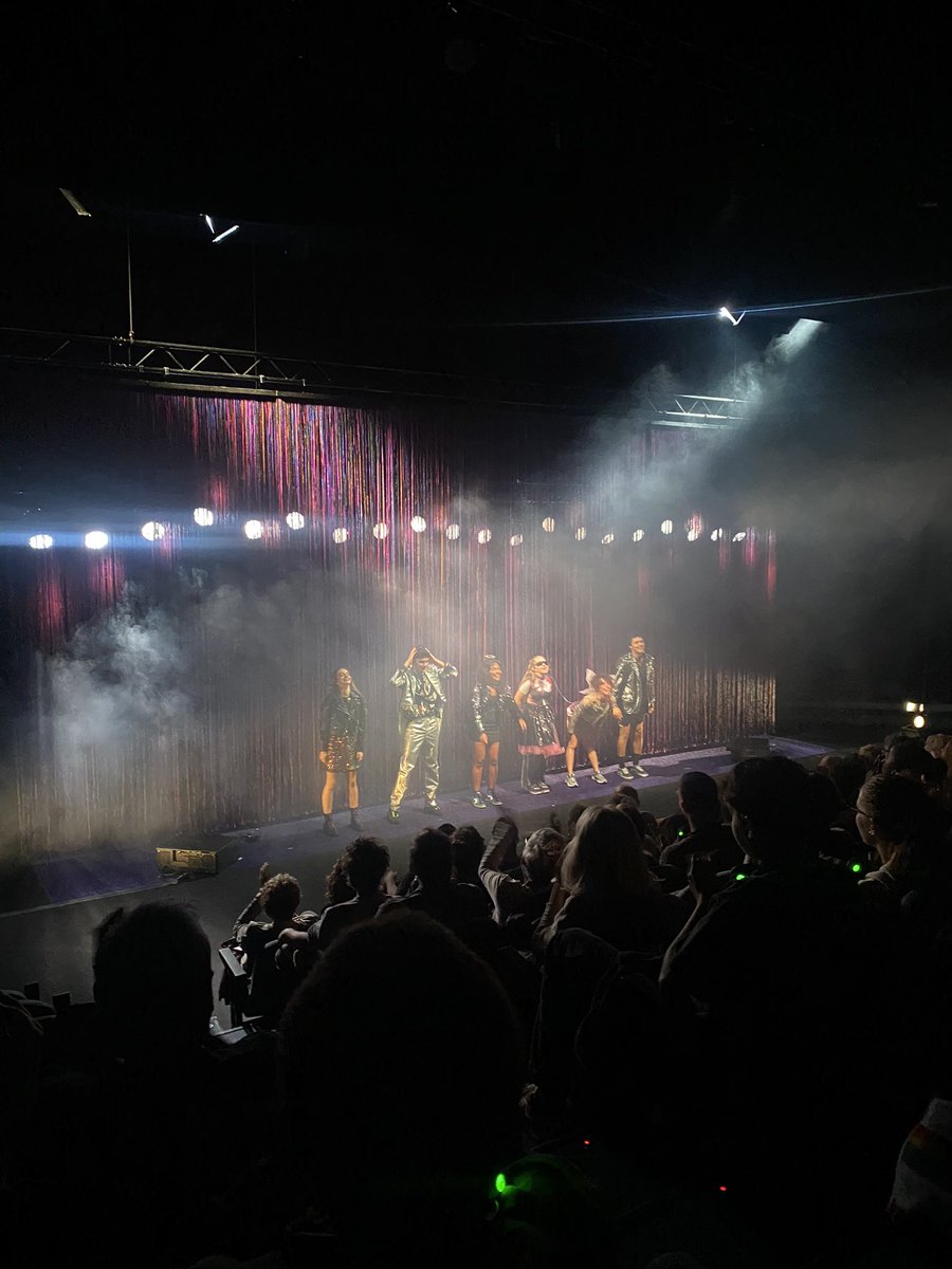 ot_manresa's tweet photo. La Festa. 

Una realitat molt precisa. 
I necessària. 

Una aposta local per la cultura juvenil que s’estrena al @teatrenacional i que ben aviat gaudirem al @TeatreClave. Quina sort. https://t.co/oBeliqestE
