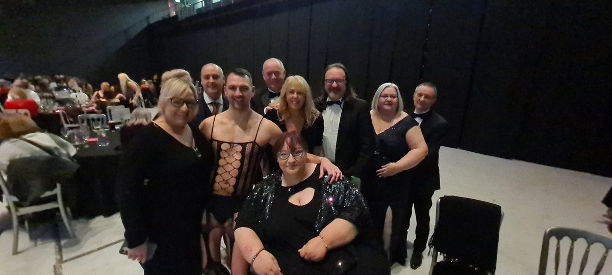 The night has just begun! Our @justgilbey is dressed and ready to parade the stage for HullMonty @connexinlive for DoveHouse charity event with @TheBCHull Thompson Robin Thompson Samantha Waslin Lee C.