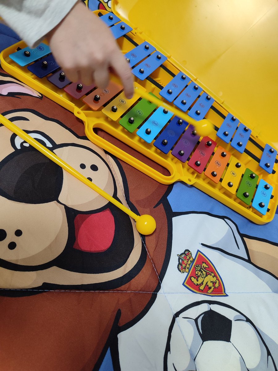 Me ayudáis a conseguir las notas musicales del "moverse maños moverse" 

<a href="/RealZaragoza/">Real Zaragoza</a>