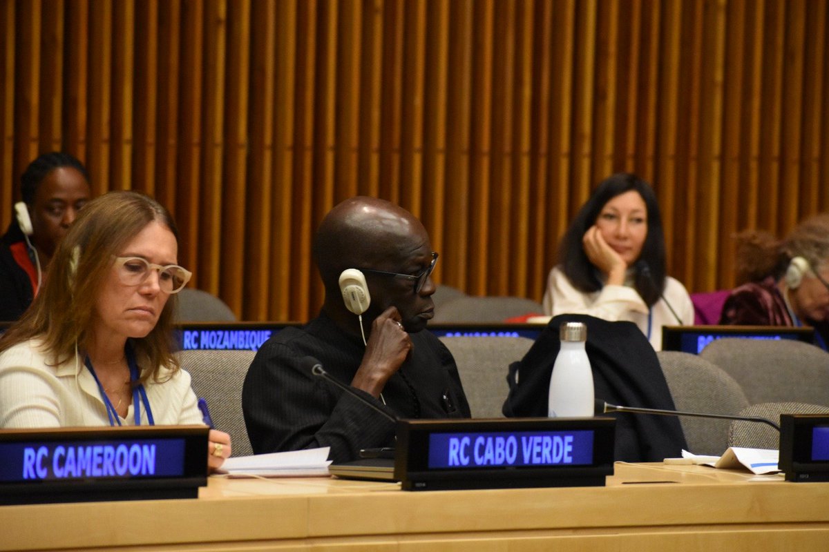 Exploring new horizons for Africa's youth! Uniting at the UN headquarters, Resident Coordinators from Africa are rethinking approaches to realize aspirations of young Africans, particularly in tackling unemployment and mobility challenges. Recognizing their immense potential!