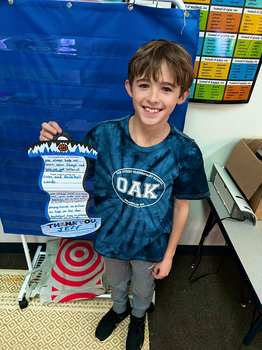 MrKellyOAK's tweet photo. Today we read “Thank you, Omu!” by the lovely @ogemora and created our own pots of gratitude for someone that we are thankful for in our lives!  🥣❤️@FranklinPSNews @OakStElementary https://t.co/ufSFss1zlC