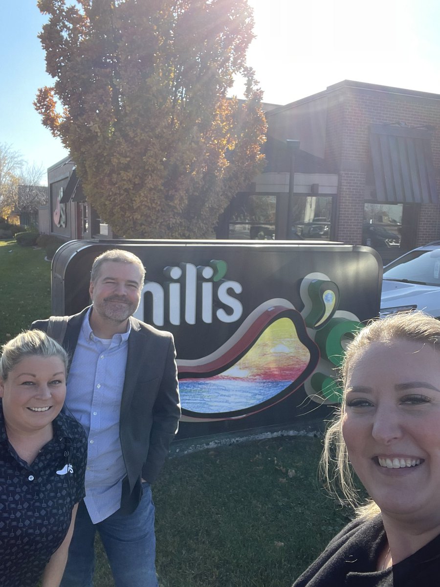 #ChilisLove this guest selection for #CreateAPepper at @Chilis in Sandy UT! Come visit this awesome team 🌶️💚 @anarchy_bus @sperryamy25 @train3rgirl @hasquet