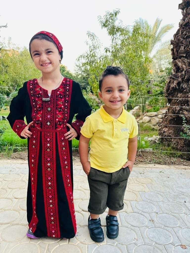 الدم الذي نعتاد رؤيته هذا الآن..
لزوال الدنيا 
-كل الدنيا-
 أهون عند الله من أن
 يُراق!🇵🇸💔😥
ألا لعنة الله على الظالمين 💔 حسبي الله ونعم الوكيل 💔🇵🇸
طيور الجنة #غزة_الآن 
#غزه_تقاوم_وستنتصر