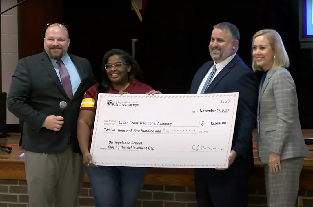 WS/FC Schools (@wsfcs) on Twitter photo Shoutout to Union Cross for being named a National Distinguished School. Among the top 100 in the nation recognized for exceptional student achievement in 2023. Kudos to the whole Union Cross community on this well-deserved honor! ow.ly/Kunf50Q90L7 <a href="/TheUnionCrossES/">Union Cross Elementary School</a> #wsfcs Shoutout to Union Cross for being named a National Distinguished School. Among the top 100 in the nation recognized for exceptional student achievement in 2023. Kudos to the whole Union Cross community on this well-deserved honor! ow.ly/Kunf50Q90L7 <a href="/TheUnionCrossES/">Union Cross Elementary School</a> #wsfcs
