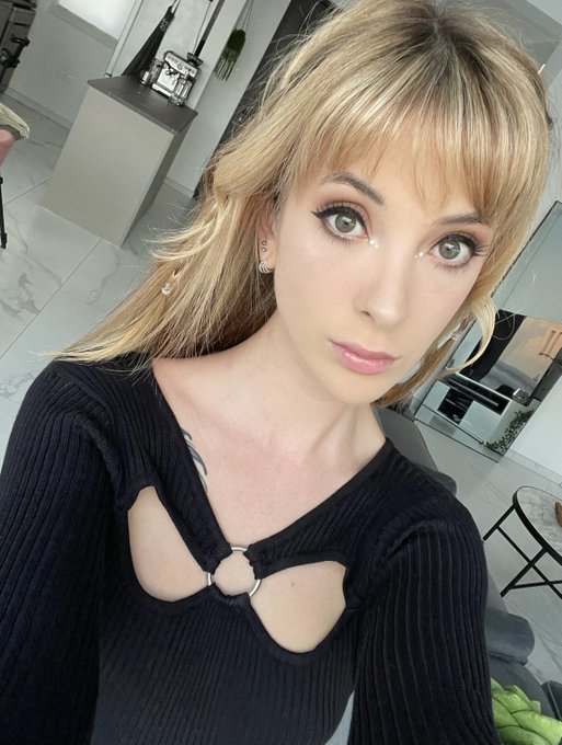 I personally think this dress would look better with cum on it   rt if you agree 🧐 https://t.co/IpLk