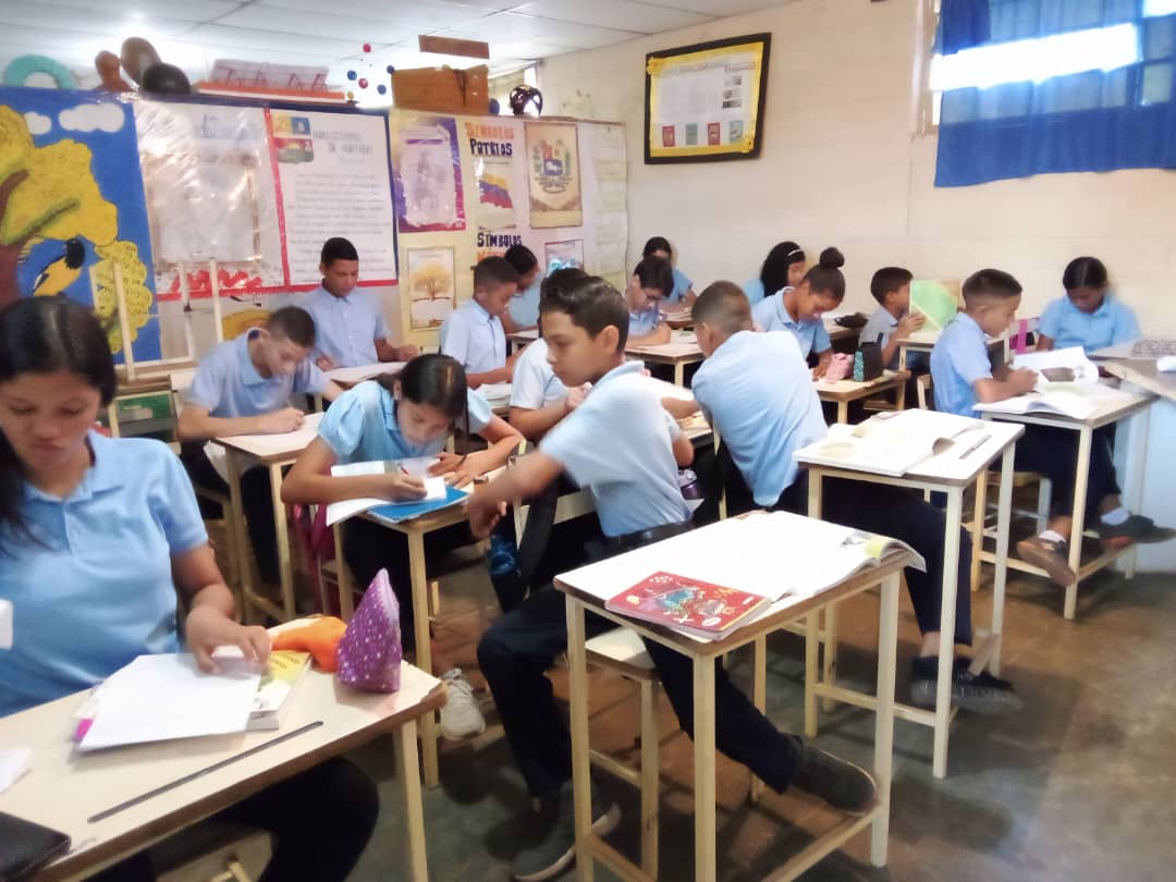 CDCE_PGuardati's tweet photo. #TSJSentenció
Cómo siempre dando lo mejor en conocimiento a nuestros estudiantes desde el CDCE parroquia Guardatinajas. 
@CDCEGuarico 
@nercyguere 
@_LaAvanzadora https://t.co/a0UXr89ahF
