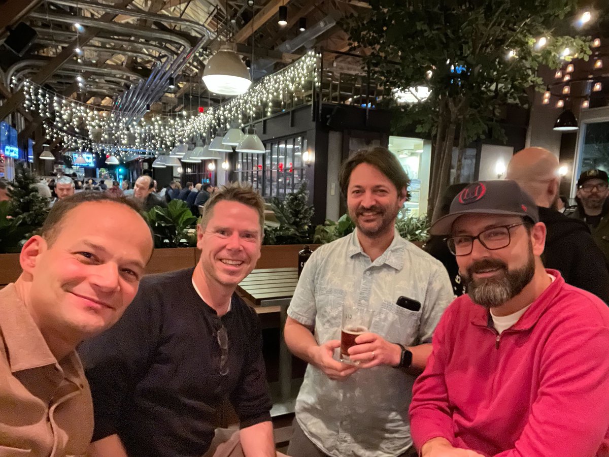 oleksalozowchuk's tweet image. We had a blast last night hosting one of our @InterleaveAudio audio hangs, this time in Vancouver. Almost 25 game audio and music veterans from EA, Sony, Naughty Dog, Relic, BBI, NetEase and other great studios. Super fun to spend time with some of the lovely and talented people…