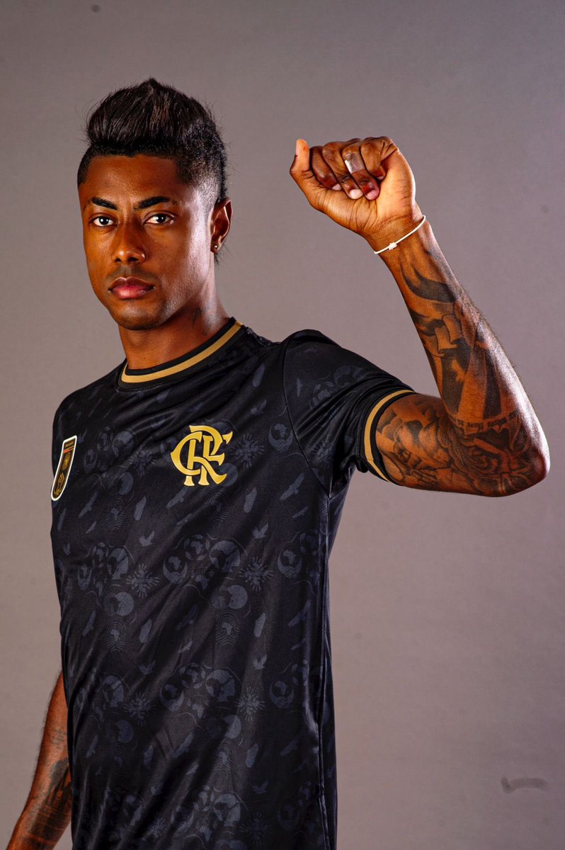 Brunohenrique's tweet photo. Uma camisa que carrega a nossa história ✊🏾 https://t.co/E4LbwKswgR