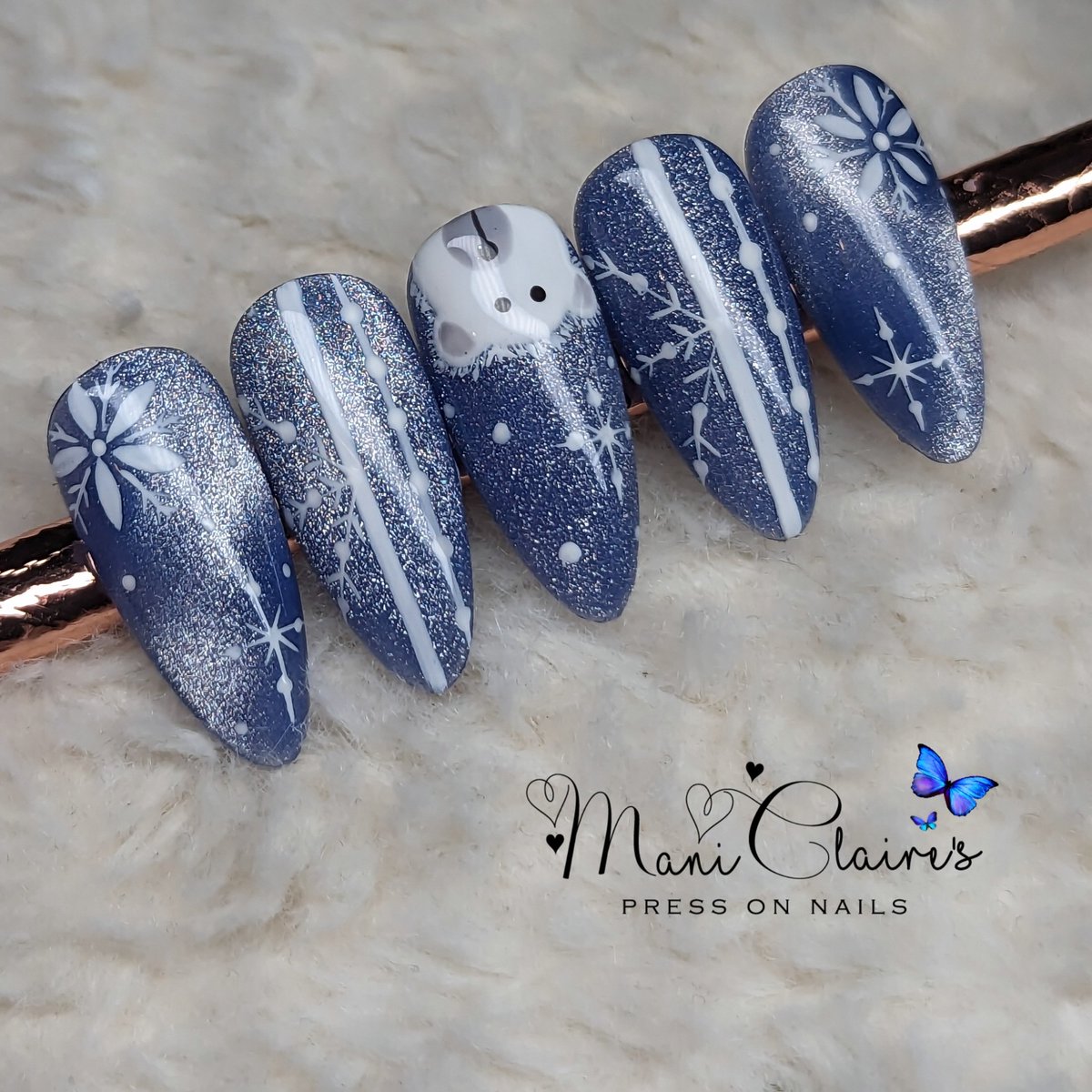 Christmas/Holiday nails ❄️💙
#pressonnails #pressons #gel #gelnails #nailart #gelnailart #naildesigns #nailartdesigns #winter #Christmas