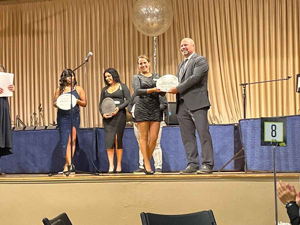 MidAmCarpenters's tweet photo. The Mid-America Sisterhood of Carpenters had a great showing at the Chicago Women in Trades 40th Anniversary Gala. Congrats to Sister Lisa Lujano of #Local54 for winning CWIT's Sisterhood Award! #UnionProud #MidAmericaSisters https://t.co/maKibVKpNU