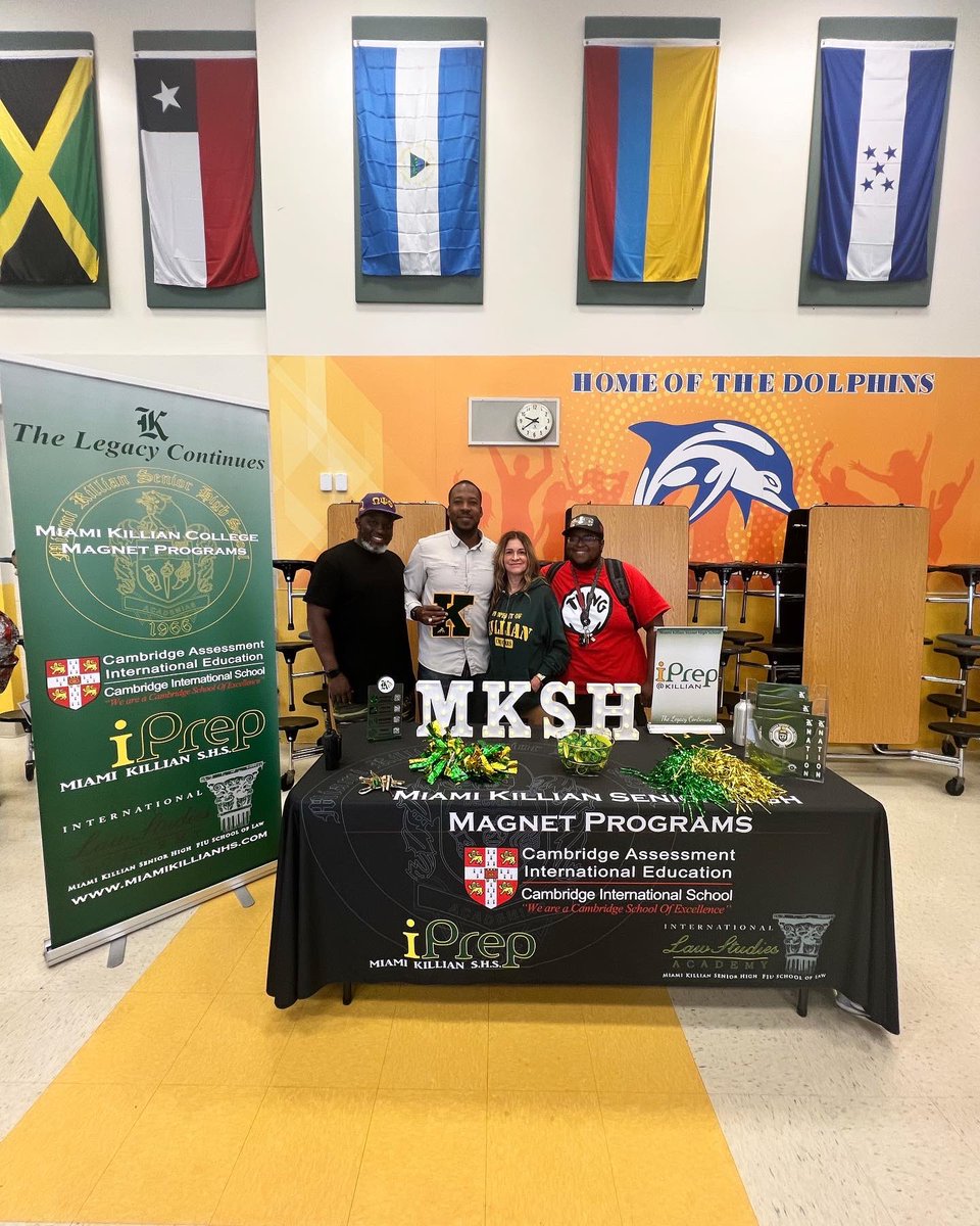 city_leisure's tweet photo. MIDDLE SCHOOL MAGNET FAIR! Thank you @mksh.cougars @rmec.pirates @southdadehs @homesteadshs @miamisouthridgeshs for coming out to #LCK8 #lck8buildingalegacyinourcommunity #YourBestChoiceMDCPS 
@suptdotres 
@mdcpssouth 
@miamischools https://t.co/SCPkSInJOq